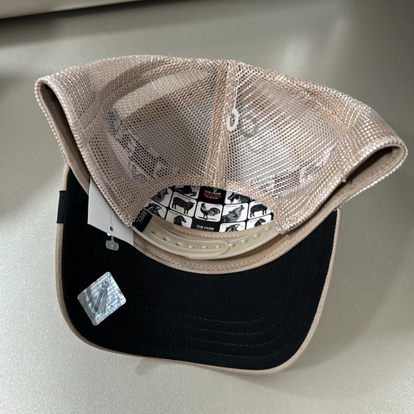 Goorin Bros Animal Trucker Hat Cap C0ck Cream color new with tags $40 retail - Picture 2 of 3